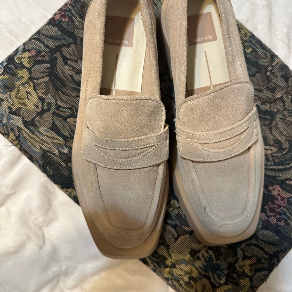 Dolce Vita women’s‎ Beige Suede Slip-Ons